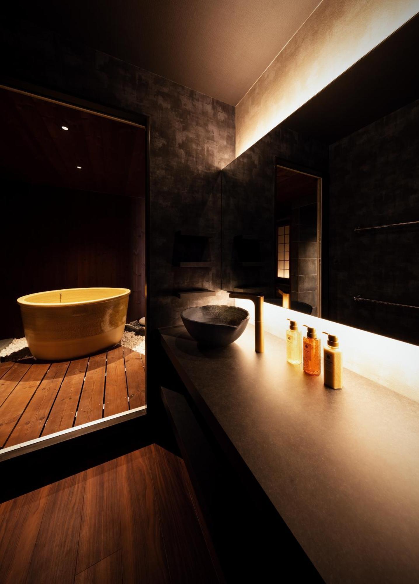 Willa 古今 天下茶屋 With A Private Parking Lot And A Half Open-Air Bath And Direct To Kix Osaka Zewnętrze zdjęcie